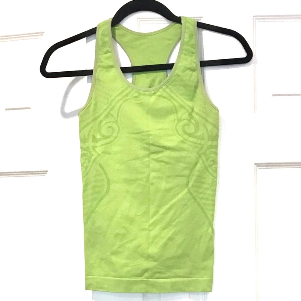 GREEN COLOR WOMENS  WORKOUT TOP WITH BRA